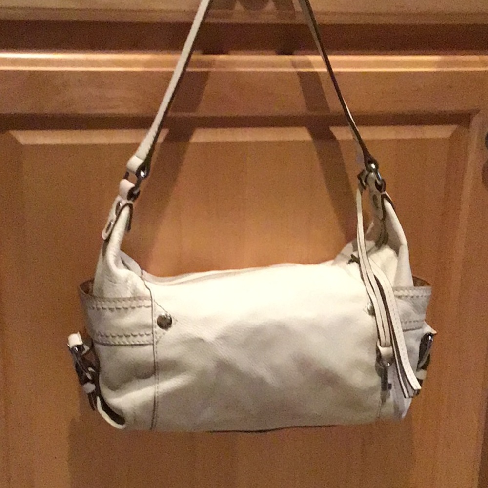 Super cute Fossil cream leather bag